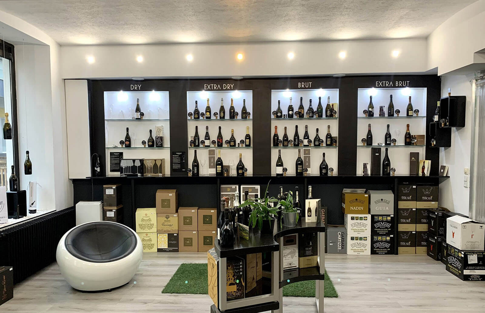 Spontano-Boutique-Bar