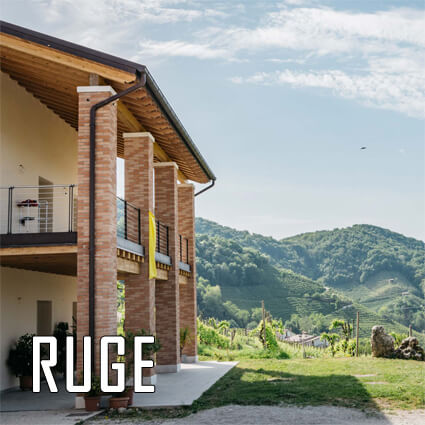 Ruge – Valdobbiadene Prosecco DOCG Weingut Ruge – Valdobbiadene Prosecco DOCG Kellerei in Santo Stefano dei Valdobbiadene mit Fokus auf handverlesene Trauben und Extra Brut